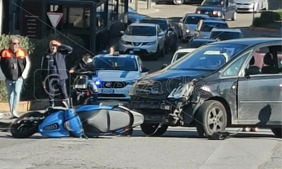 Corigliano Rossano, grave un adolescente dopo uno scontro auto-moto