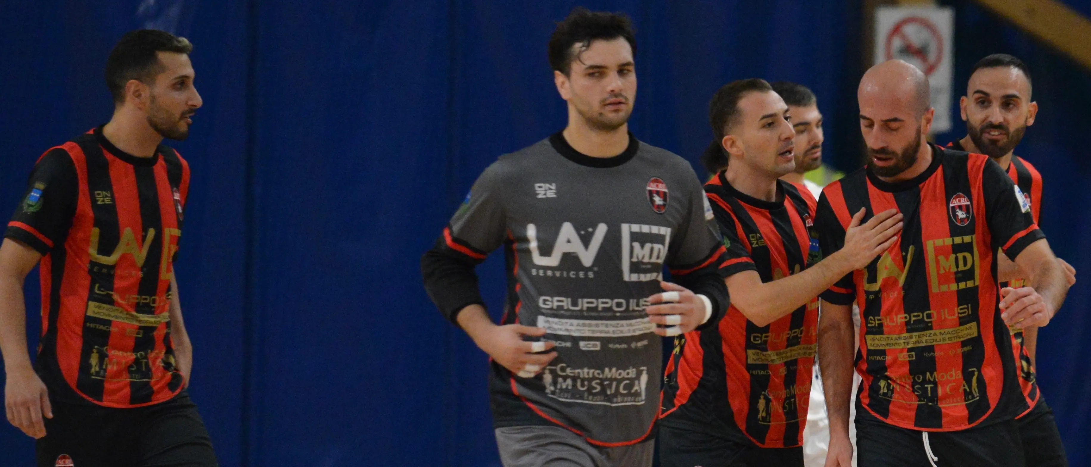 Calcio a 5, il Città di Acri torna con i 3 punti dalla Puglia: rossoneri vittoriosi per 4-2 a Canosa