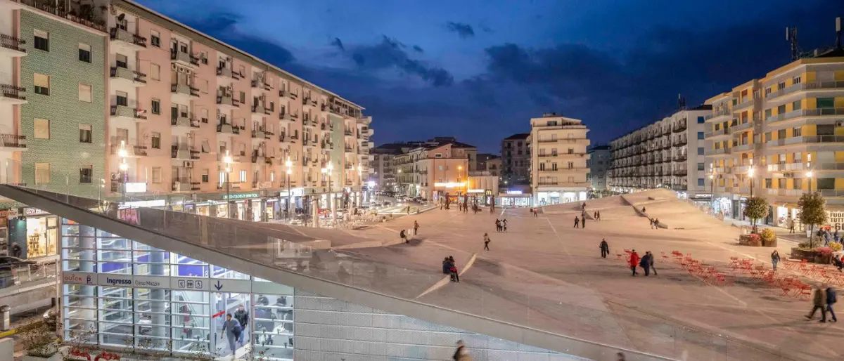 Piazza Bilotti si rinnova con tre nuove isole urbane annunciate da Franz Caruso\n