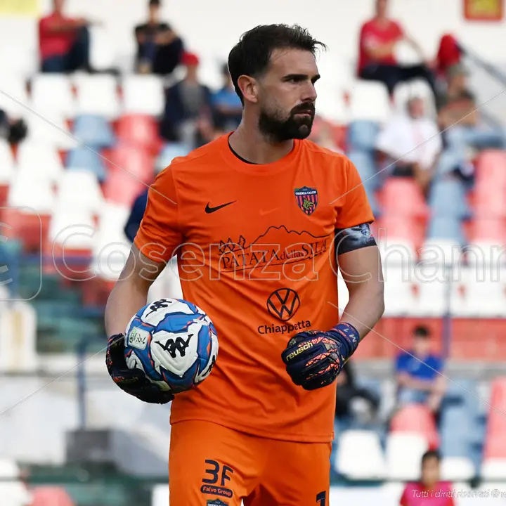 Cosenza, quante richieste per Micai. Il portiere pronto a salutare