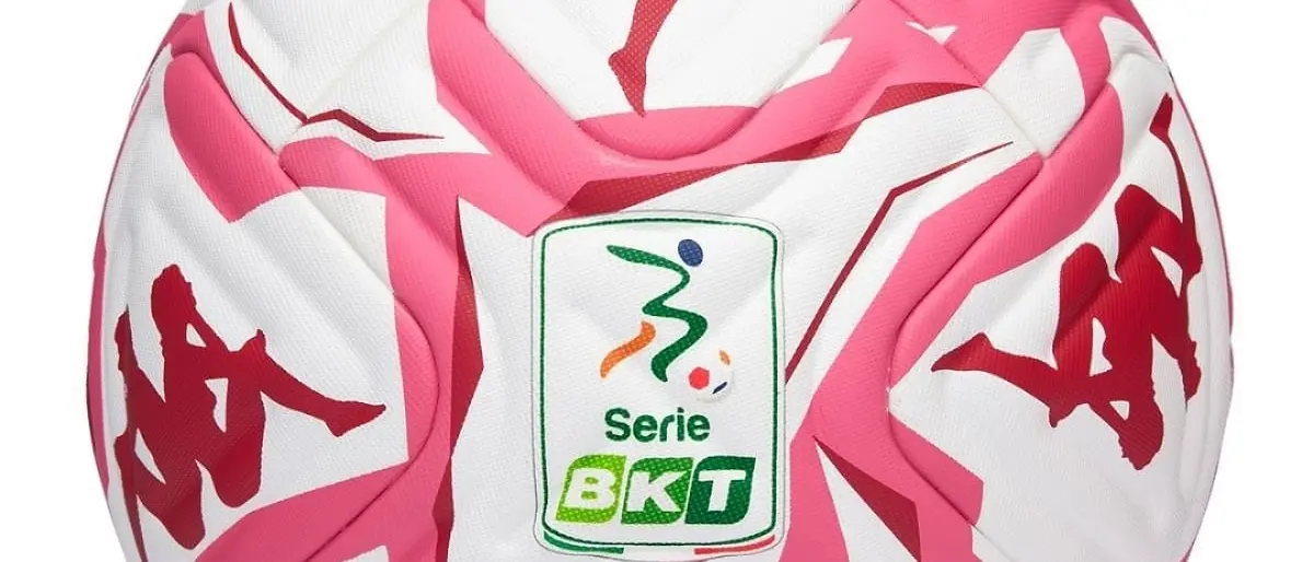 Serie B, anche a Cosenza si vedrà il pallone contro la violenza sulle donne