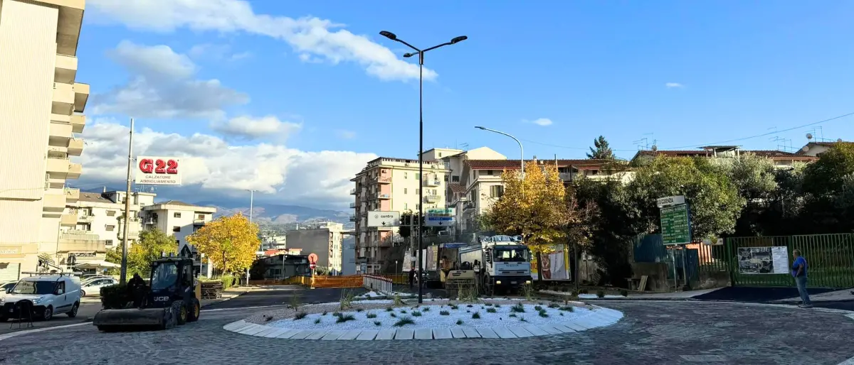 Rotatoria di via degli Stadi, De Cicco: «Riaprirà la prossima settimana»