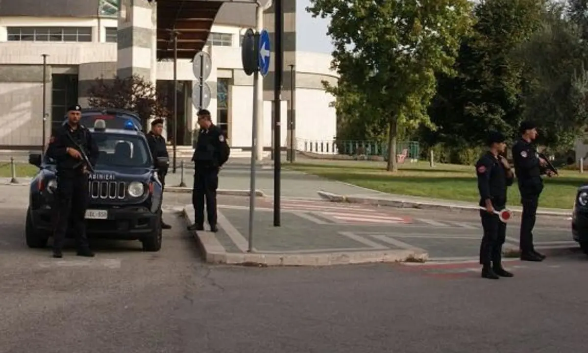 Estorsione in famiglia, 26enne di Rende agli arresti domiciliari