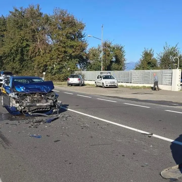 Statale 106, incidente a Corigliano Rossano: tre feriti e disagi al traffico