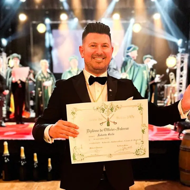 Roberto Gallo ambasciatore della Calabria al 37° Grand Chapitre International della Confrérie du Sabre d'Or