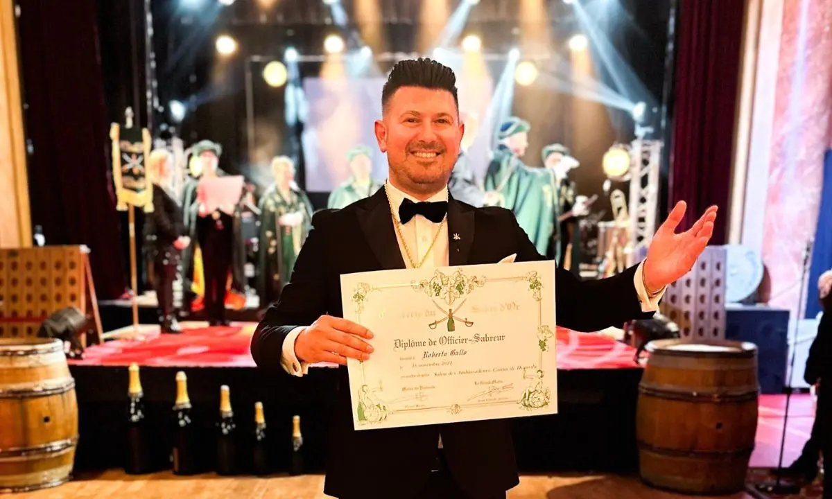 Roberto Gallo ambasciatore della Calabria al 37° Grand Chapitre International della Confrérie du Sabre d'Or