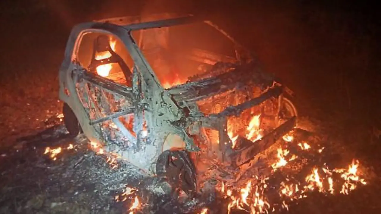 Corigliano Rossano, notte di terrore tra auto incendiate e paura nel quartiere