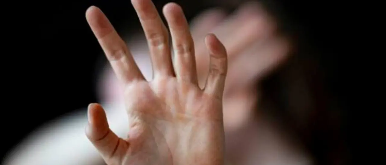 Corigliano Rossano, picchiava e minacciava la compagna. Arrestato