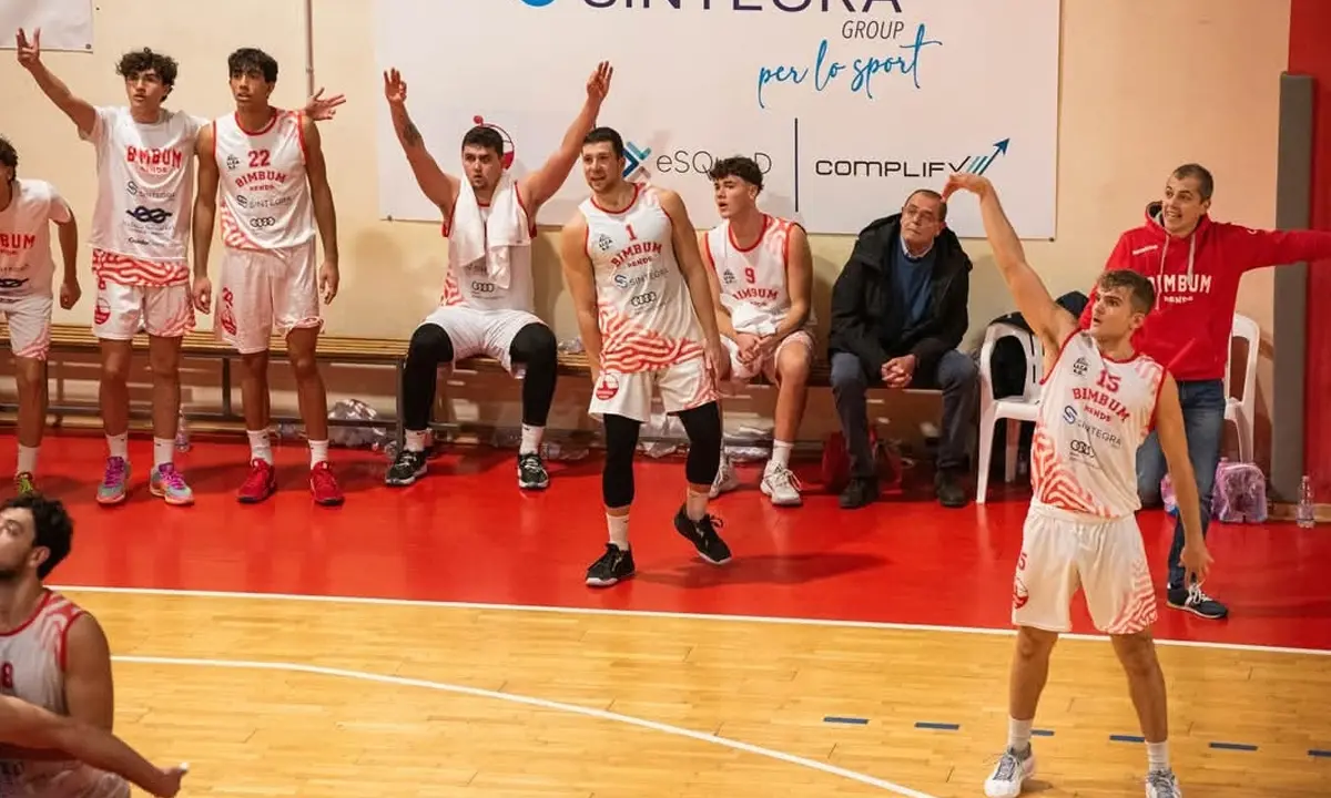Basket, Rende cede tra le mura amiche. A Barcellona l'intera posta in palio