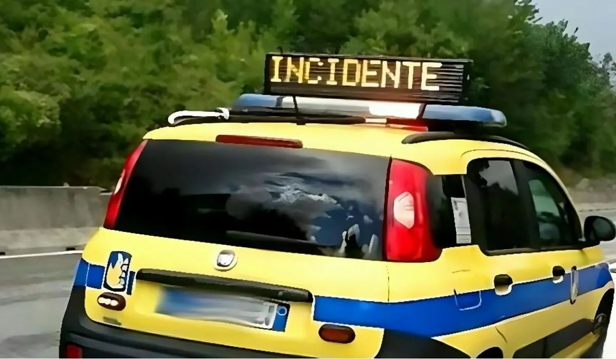 Altilia, mezzo in avaria sull'A2: traffico bloccato in direzione nord