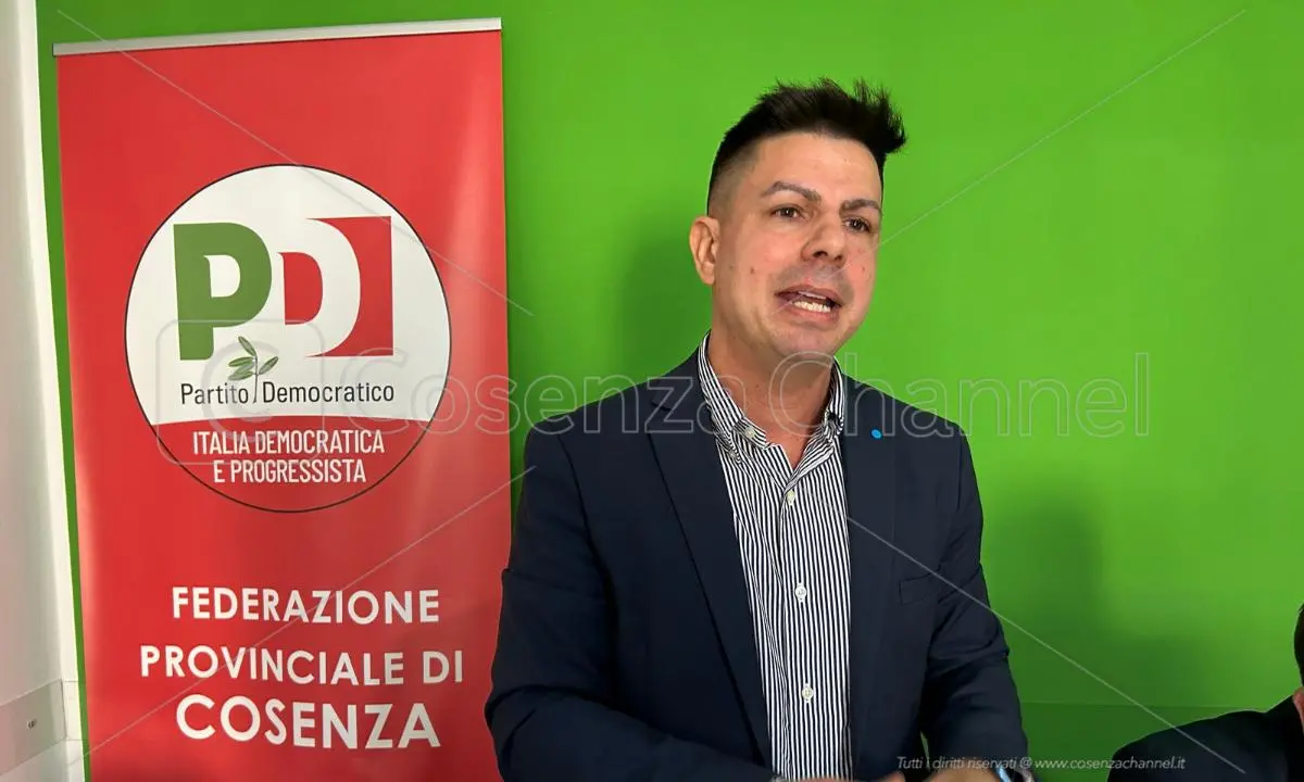 Città Unica, Cretella (Uil): «Vergognoso spaventare i lavoratori comunali sulla fusione»