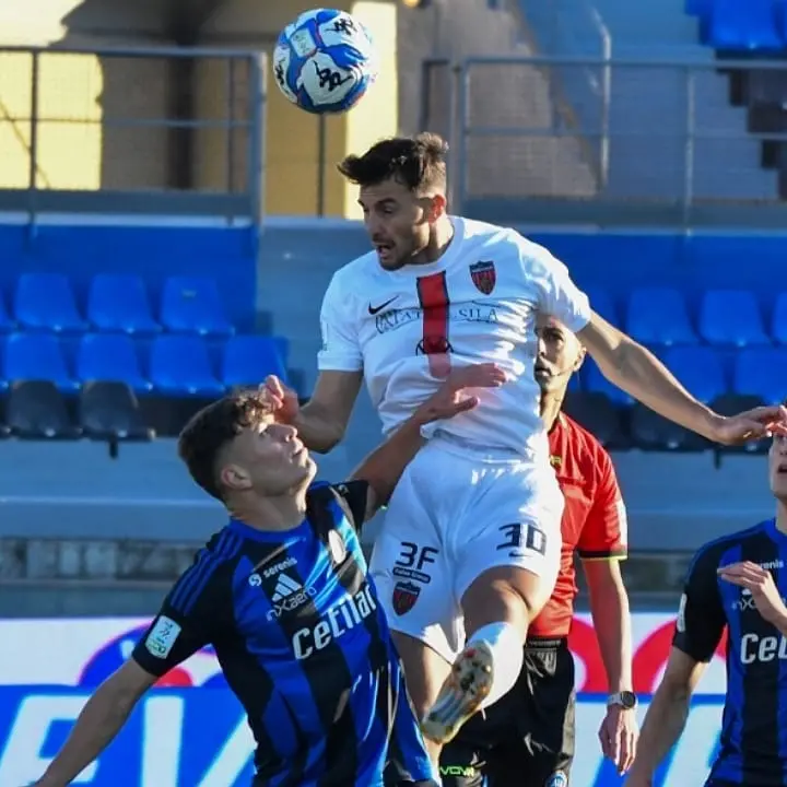 Cosenza, mai un gol di testa: rossoblù unici tra Serie A e Serie B