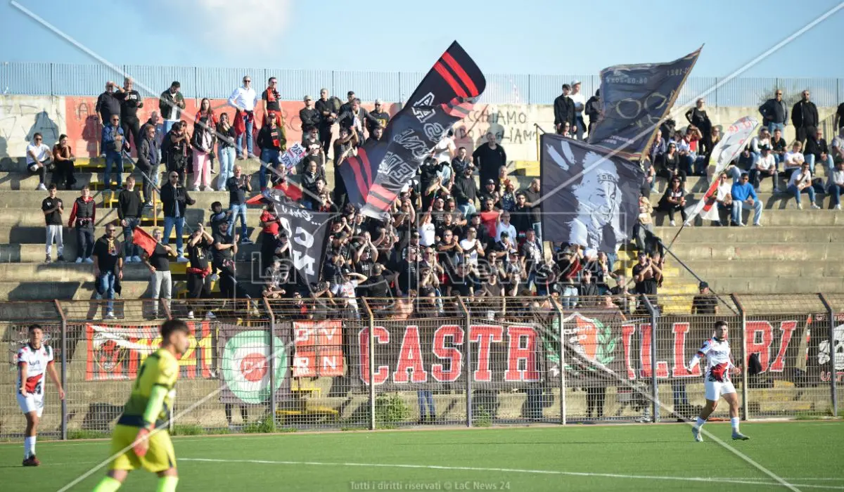 Castrovillari calcio, dura nota dei calciatori rossoneri e dello staff dopo la vittoria sulla Palmese