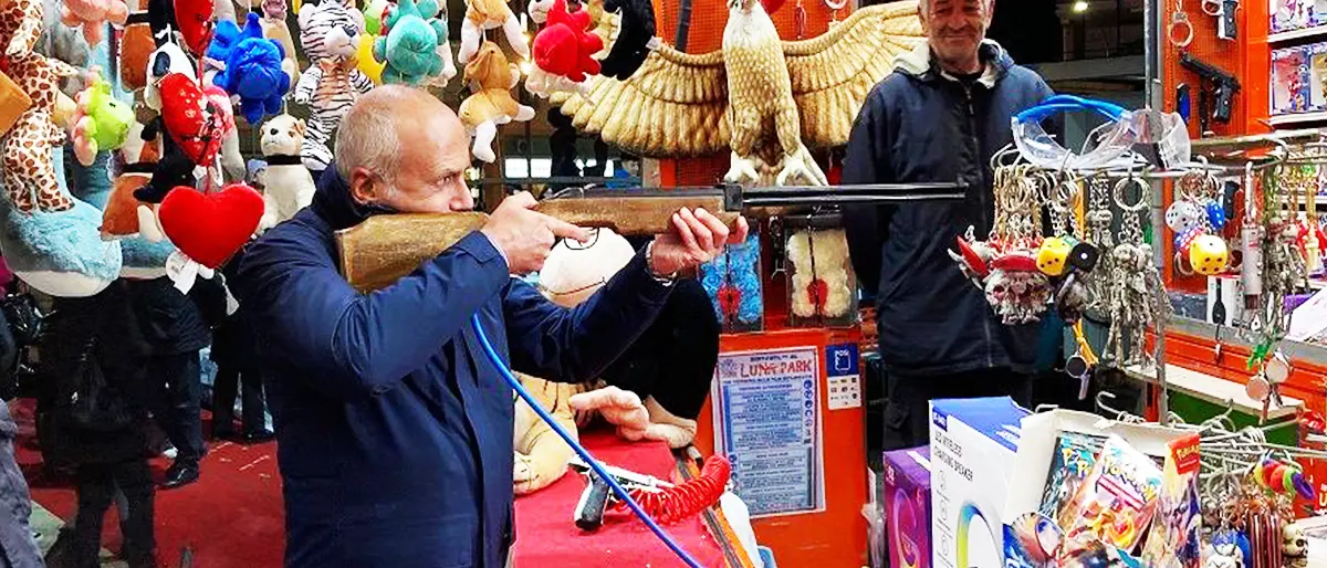 Cosenza, i mercatini di Natale aprono col botto... Luminarie in dodici piazze della città