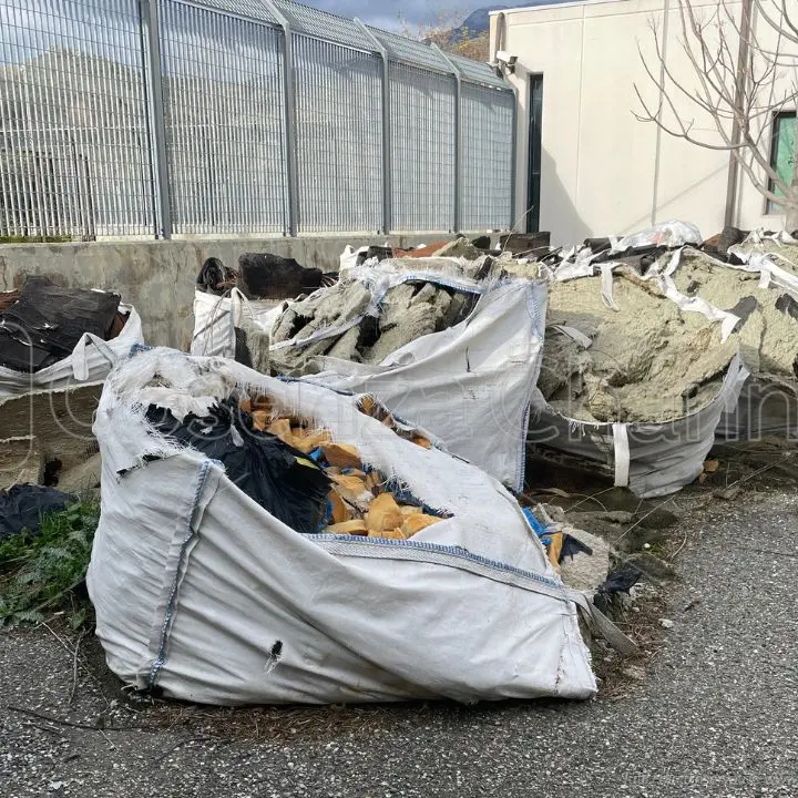 Castrovillari: bagni sporchi, gelo e rifiuti nell’aula bunker del maxi processo Reset