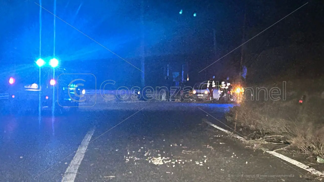 Incidente ad Acri sulla Ss 660, tre auto coinvolte: ferita una ragazza