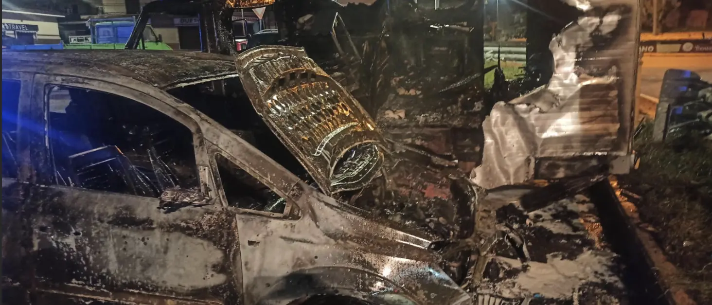 Rossano, rogo nella notte. Camper dato alle fiamme, si teme ipotesi dolosa