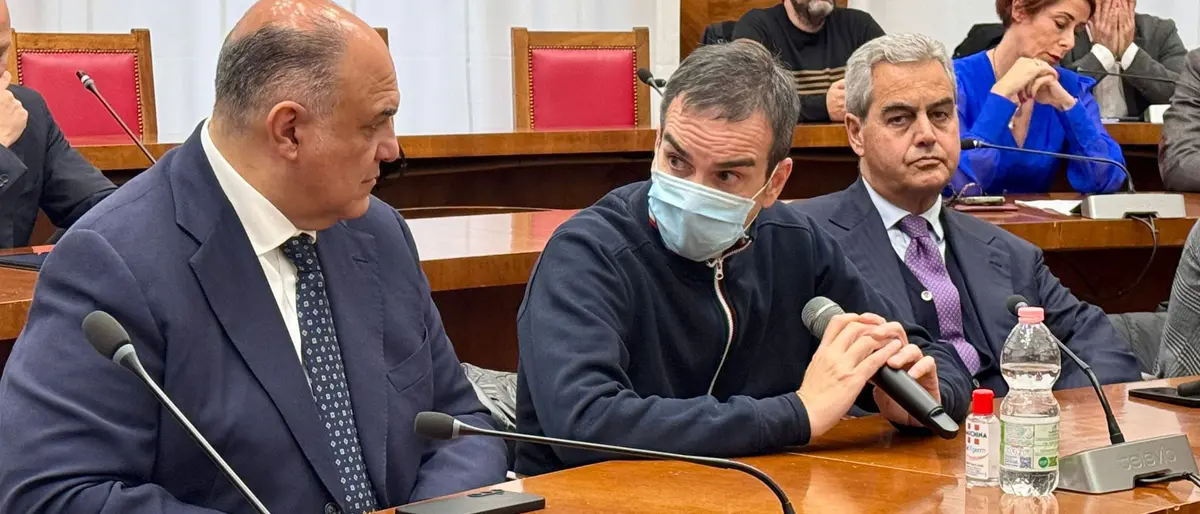Vertenza Abramo, l'annuncio di Occhiuto: «Tutti assunti i 1000 lavoratori»