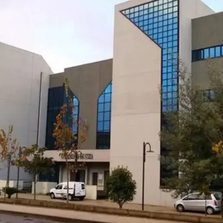 Tangenti e Rolex per false certificazioni di malattia: a Vibo 3 interdizioni e 16 indagati | NOMI