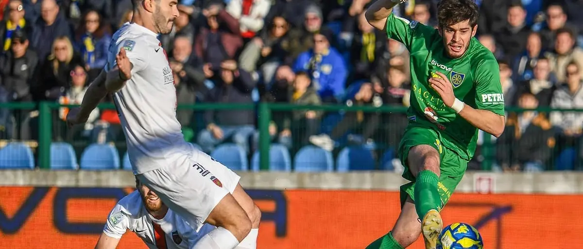 L'agente di Caporale: «A gennaio il Cosenza ha voluto tenerlo in rosa»