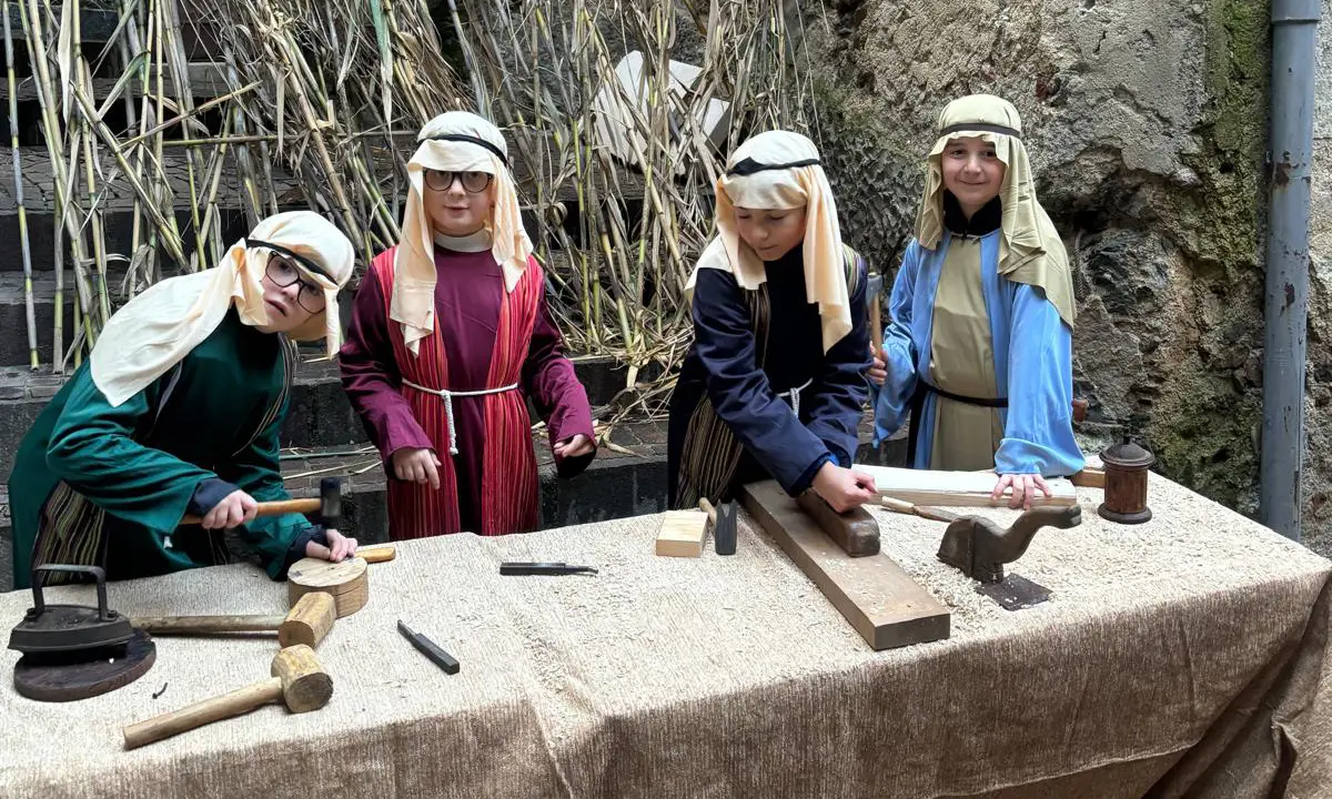 Casali del Manco, IC Comprensivo rappresenta la Natività con un presepe vivente