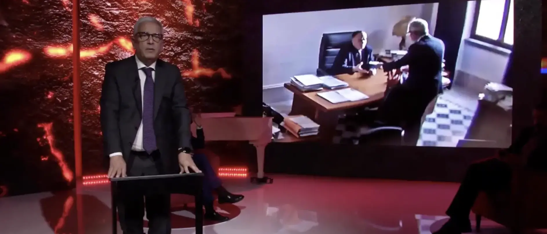 Nel salotto di \"Perfidia\" Marcello Manna confessa: «Nessuna mazzetta, era un fascicolo»