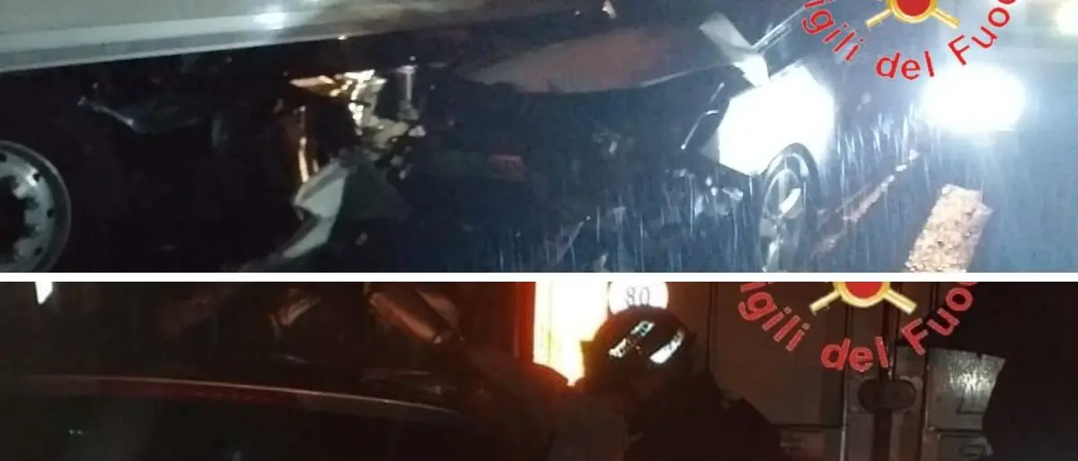 Tragedia in autostrada, madre e figlia morte in un incidente tra Mormanno e Laino. Undici auto coinvolte e otto feriti