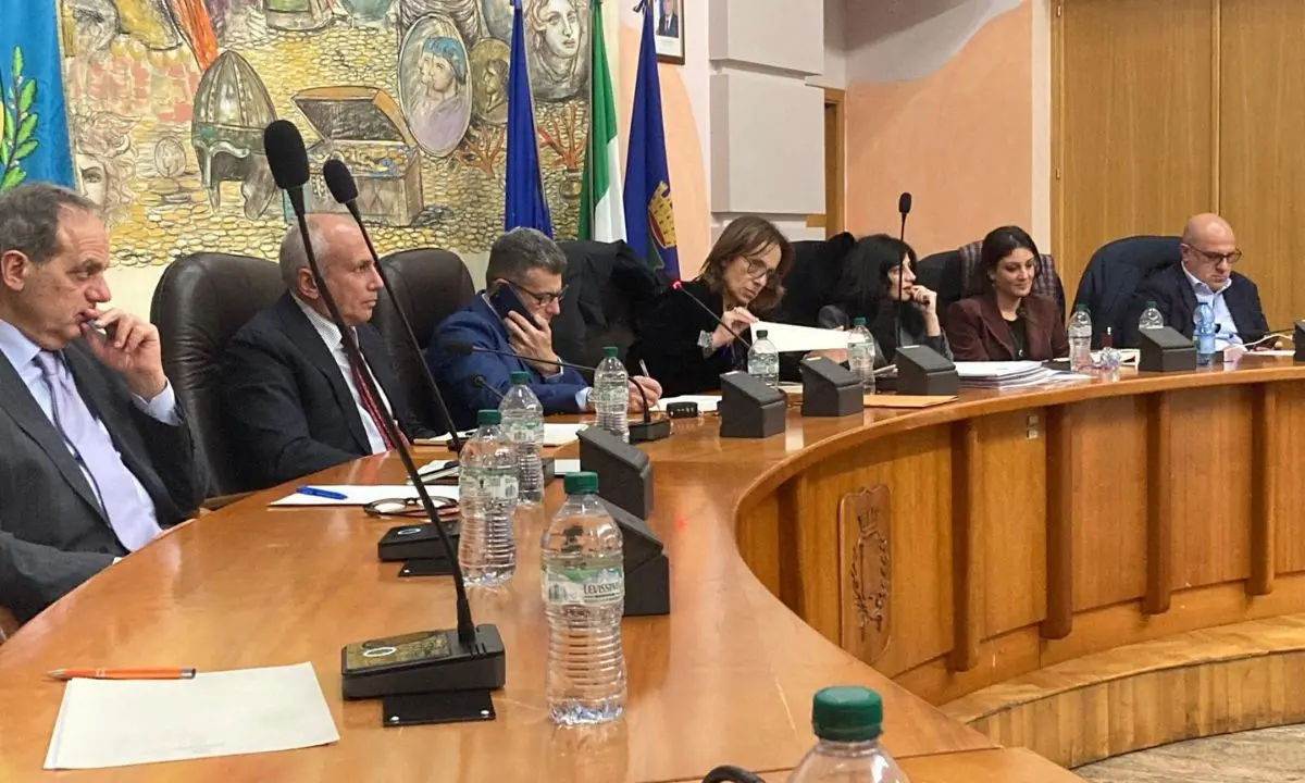 Cosenza, stanziati un milione e 200mila euro per nuove assunzioni in Comune