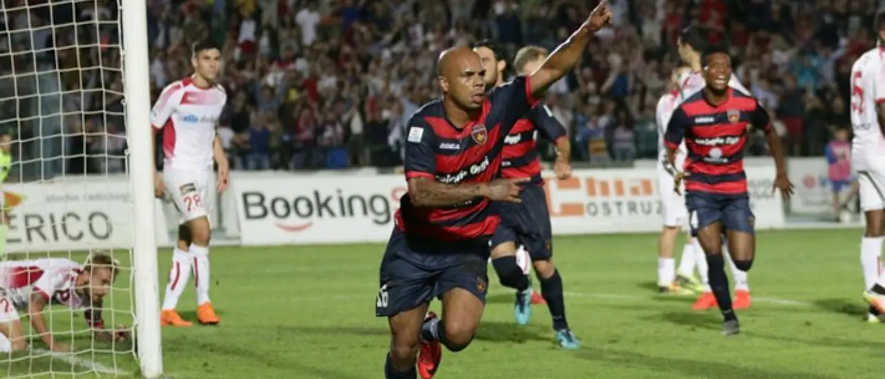 Cosenza-Catanzaro, parla Baclet: «I ragazzi dovranno dare il massimo»