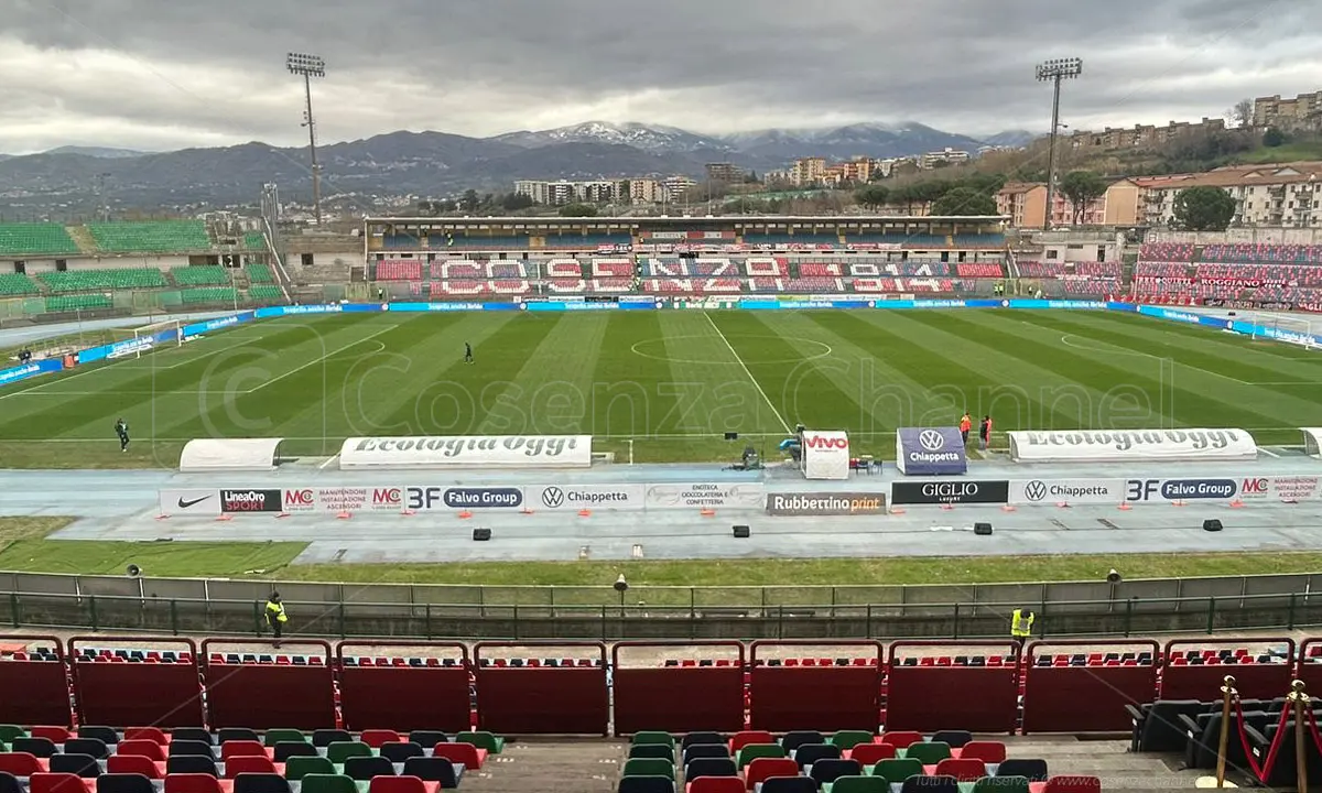 Il Cosenza ci riprova: anche con il Latina biglietti omaggio per le scuole calcio