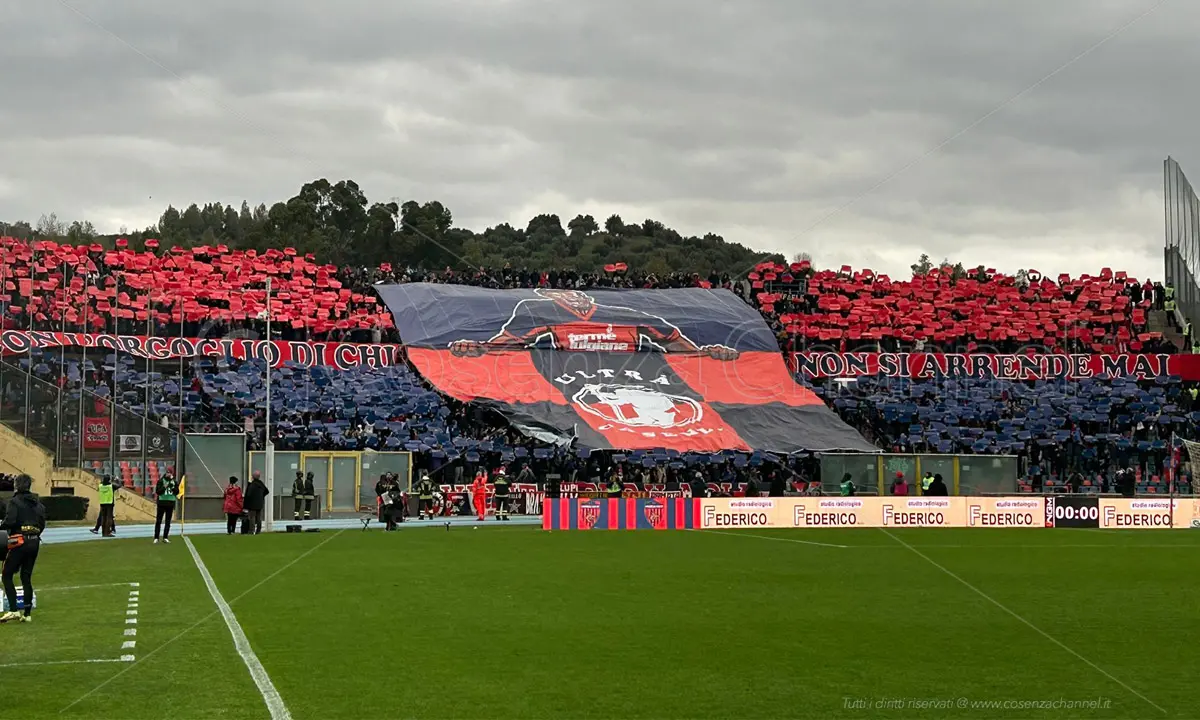 La Curva Nord Catena: «Domani senza striscioni, bandiere e stendardi»