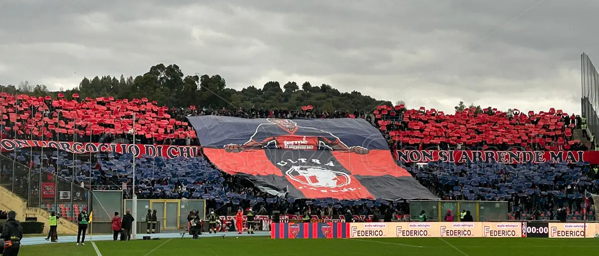 Cosenza-Catanzaro, la Coreografia della Curva Nord | FOTO