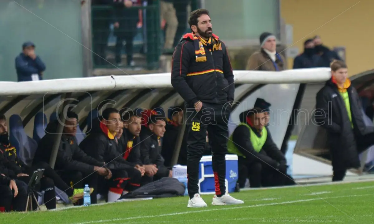 Cosenza-Catanzaro, Caserta recrimina: «Non abbiamo gestito bene»