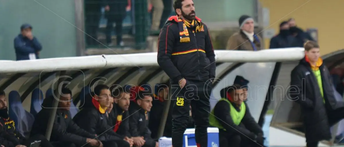 Cosenza-Catanzaro, Caserta recrimina: «Non abbiamo gestito bene»