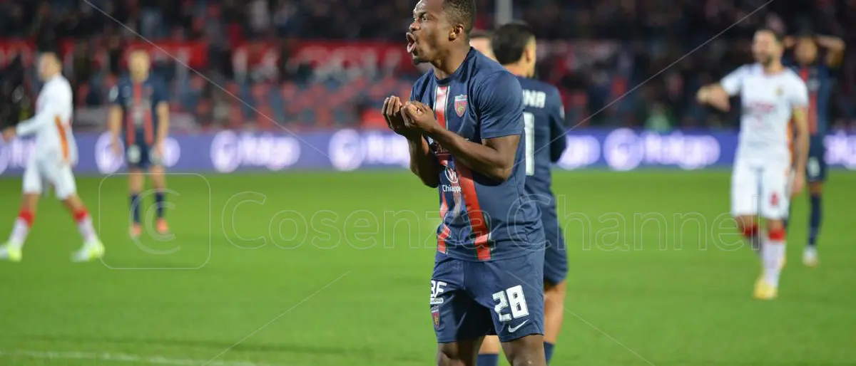 Cosenza, emergenza a centrocampo: squalificati Kouan e Kourfalidis