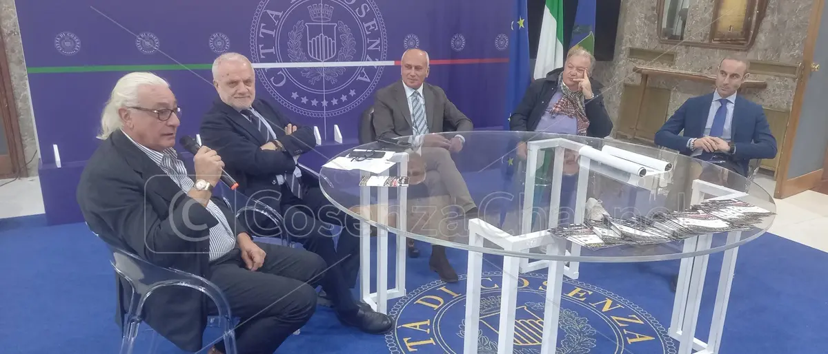 La Befana vien all'Annunziata. Carico di doni il 6 gennaio per la Pediatria di Cosenza