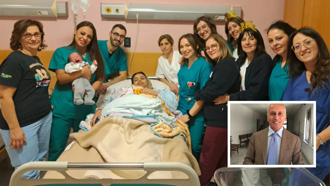Primo bambino nato nel 2025, ecco gli auguri del sindaco Franz Caruso