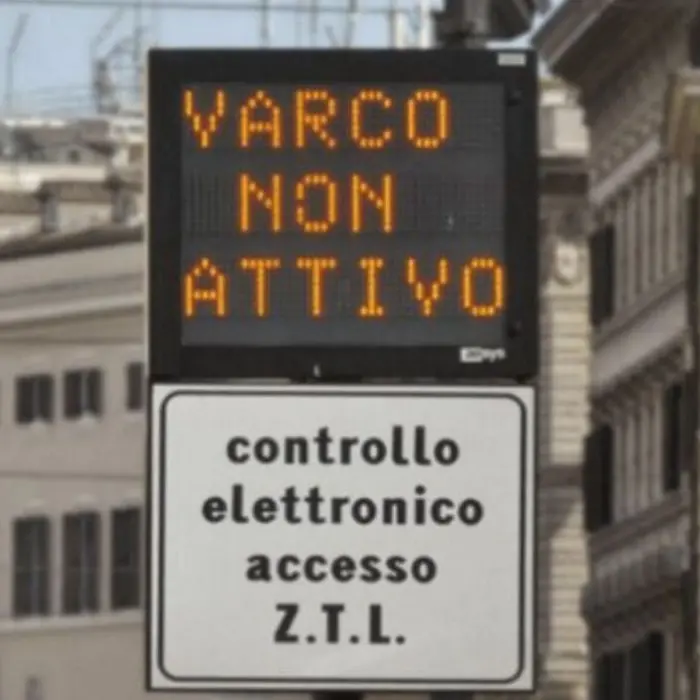 Digitalizzazione dei servizi a Cosenza, arriva il sistema telematico per parking card e ZTL