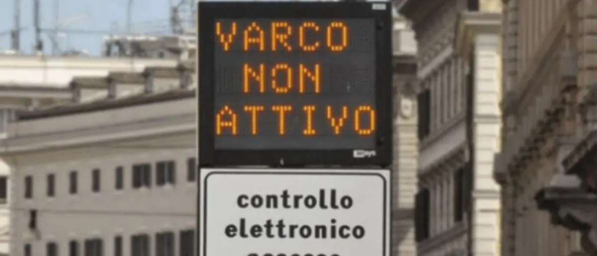 Cosenza, raffica di multe nelle ZTL: intensificati i controlli della Polizia Locale