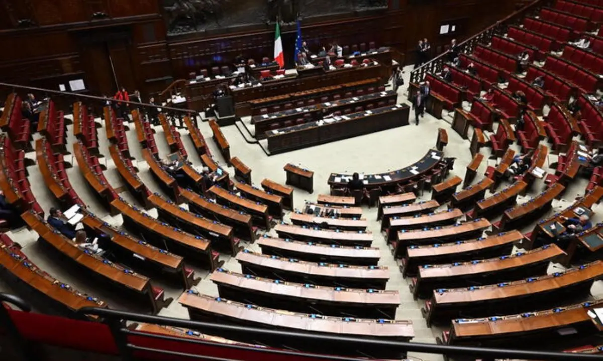 La Lega spinge per la rottamazione quinquies, Fratelli d’Italia frena