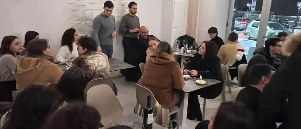 Cetraro, chiacchiere da bar (e lezioni di vita) con i ragazzi dell'oratorio