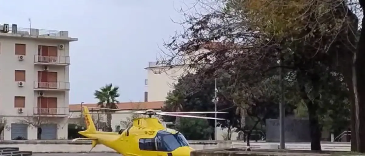 Praia, uomo colto da malore soccorso da un'ambulanza senza medico: muore poco dopo