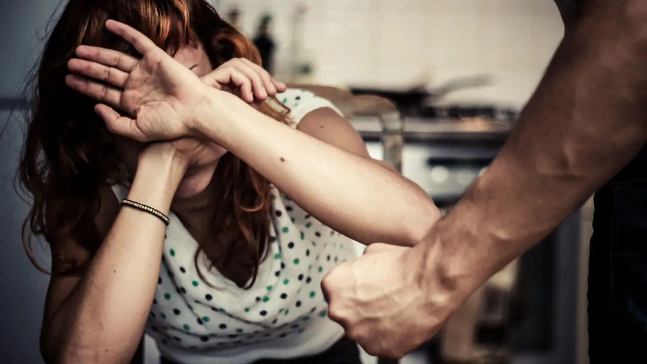 Violenza domestica a Lattarico: arrestato 32enne per maltrattamenti