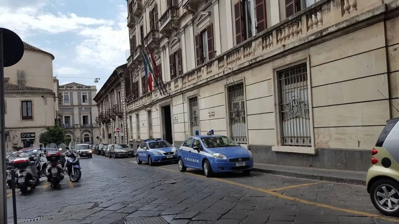 Spari a Catania, morto nella notte ragazzo ferito: si costituisce 20enne