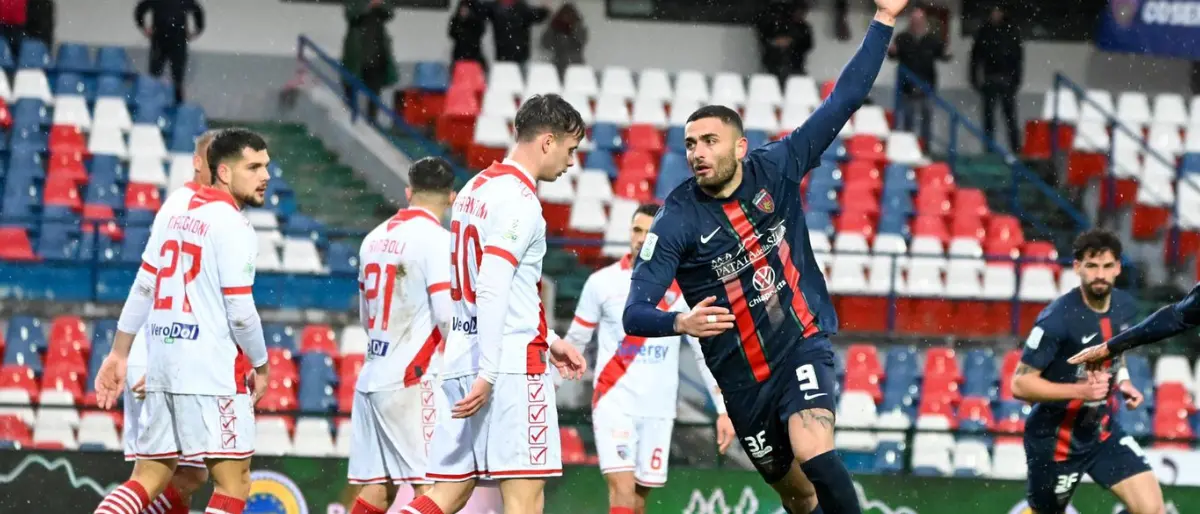 Cosenza, che occasione persa! Il Mantova riagguanta i Lupi e fa 2-2