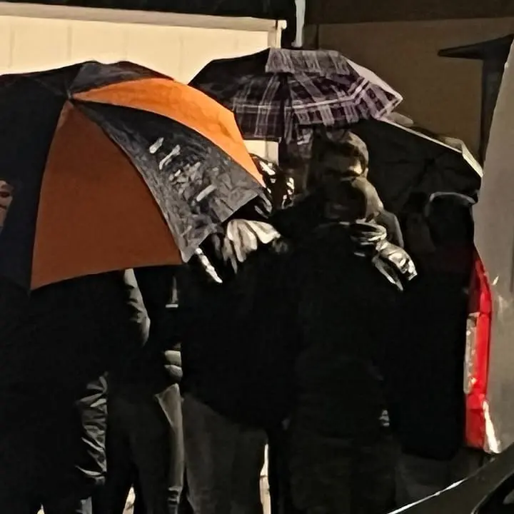 Cosenza, confronto a fine gara tra i tifosi ed il Direttore Delvecchio
