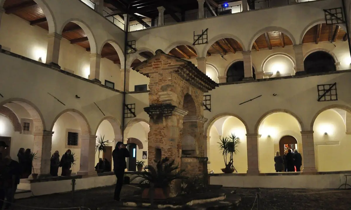 Cosenza, matrimoni e unioni civili al Museo dei Brettii. Ma solo se paghi e di lunedì o giovedì\n