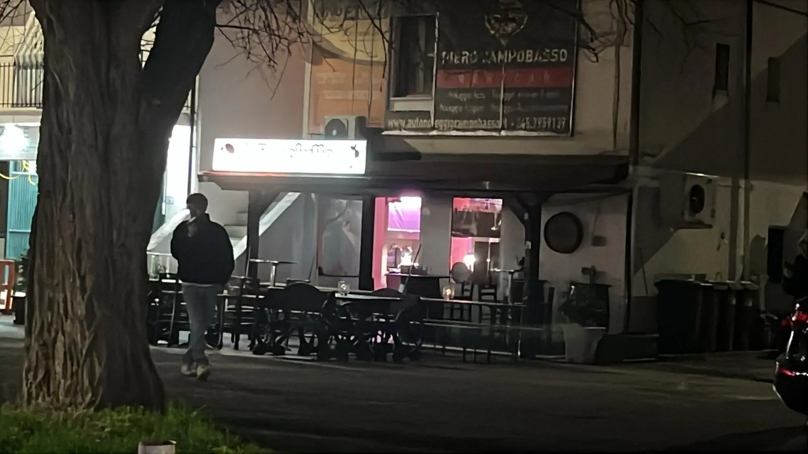 Esplosione a Quattromiglia di Rende, in fiamme un locale