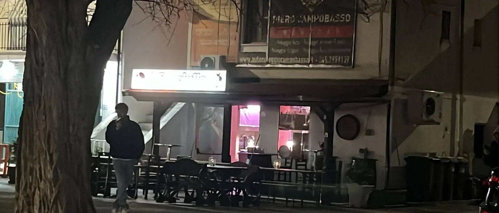 Esplosione a Quattromiglia di Rende, in fiamme un locale