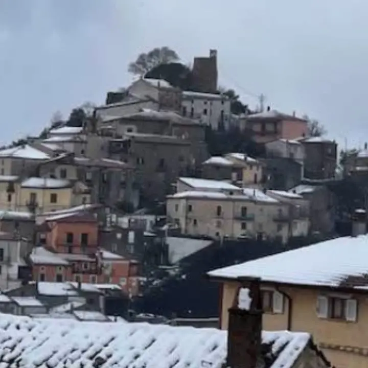 Neve e maltempo, ad Acri e Paola scuole chiuse anche domani - LIVE